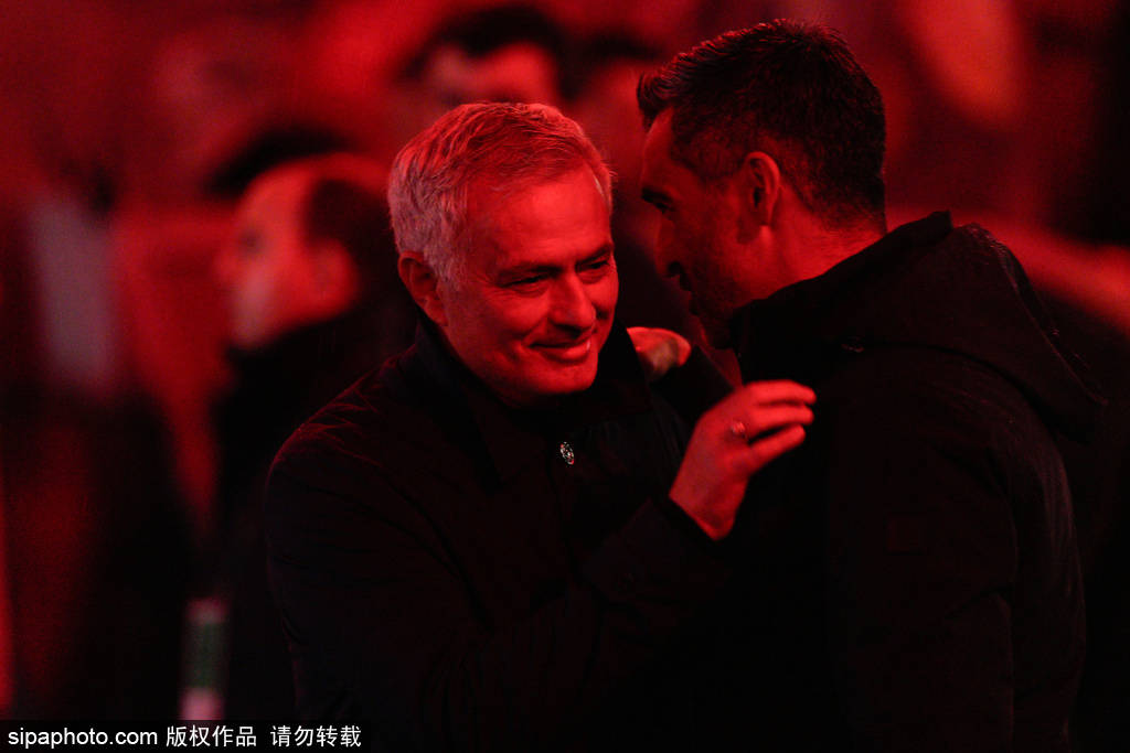 ยูฟ่าลงโทษ! ผู้เล่นเบนฟิก้าถูกแบนแต่ยังคงเดินทางไปเบร์นาเบวได้ ขณะที่กรณีเหยียดเชื้อชาติวินิซิอุสยังคงทวีความรุนแรงขึ้น_เพรสเทียนี_เหตุการณ์_แชมเปียนส์ลีก ยูฟ่าลงโทษ! ผู้เล่นเบนฟิก้าถูกแบนแต่ยังคงเดินทางไปเบร์นาเบวได้ ขณะที่กรณีเหยียดเชื้อชาติวินิซิอุสยังคงทวีความรุนแรงขึ้น_เพรสเทียนี_เหตุการณ์_แชมเปียนส์ลีก