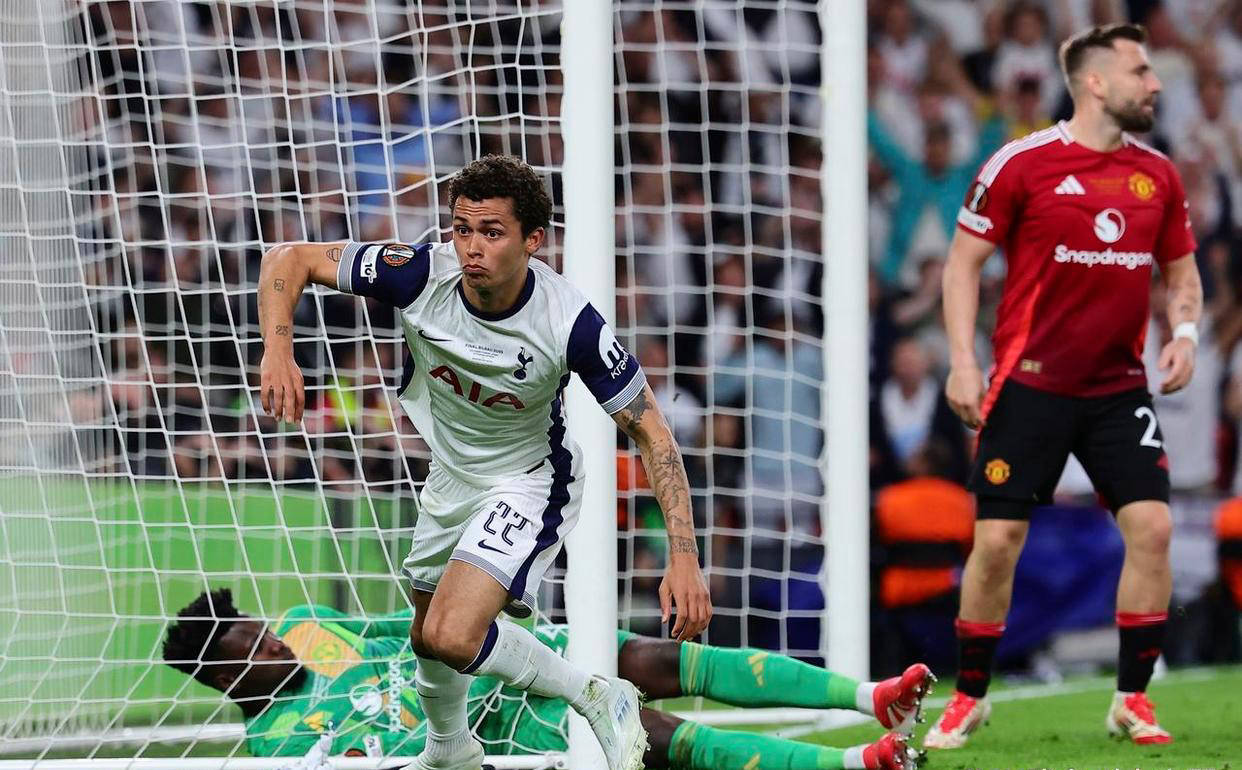 แมนเชสเตอร์ ยูไนเต็ด ต้องรีบหาผู้สืบทอดตำแหน่งแทนคาเซมิโร _เชสโก_ _นักเตะ_ _การแข่งขัน_