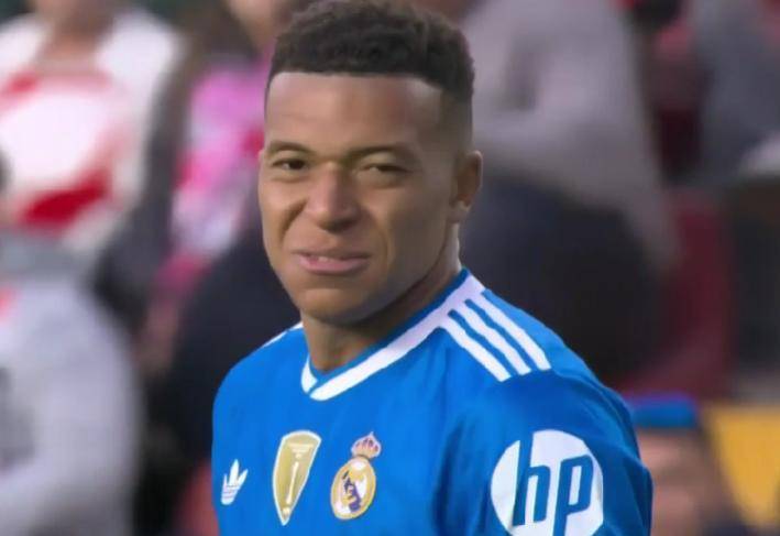 0-0! เรอัล มาดริด หยุดสถิติชนะ 4 นัดติดต่อกัน, ความนำบนตารางลดลง, กลยุทธ์ของอาลอนโซถูกวิจารณ์อย่างกว้างขวาง_การแข่งขัน_ยูฟ่า แชมเปียนส์ ลีก_เรอัล มาดริด