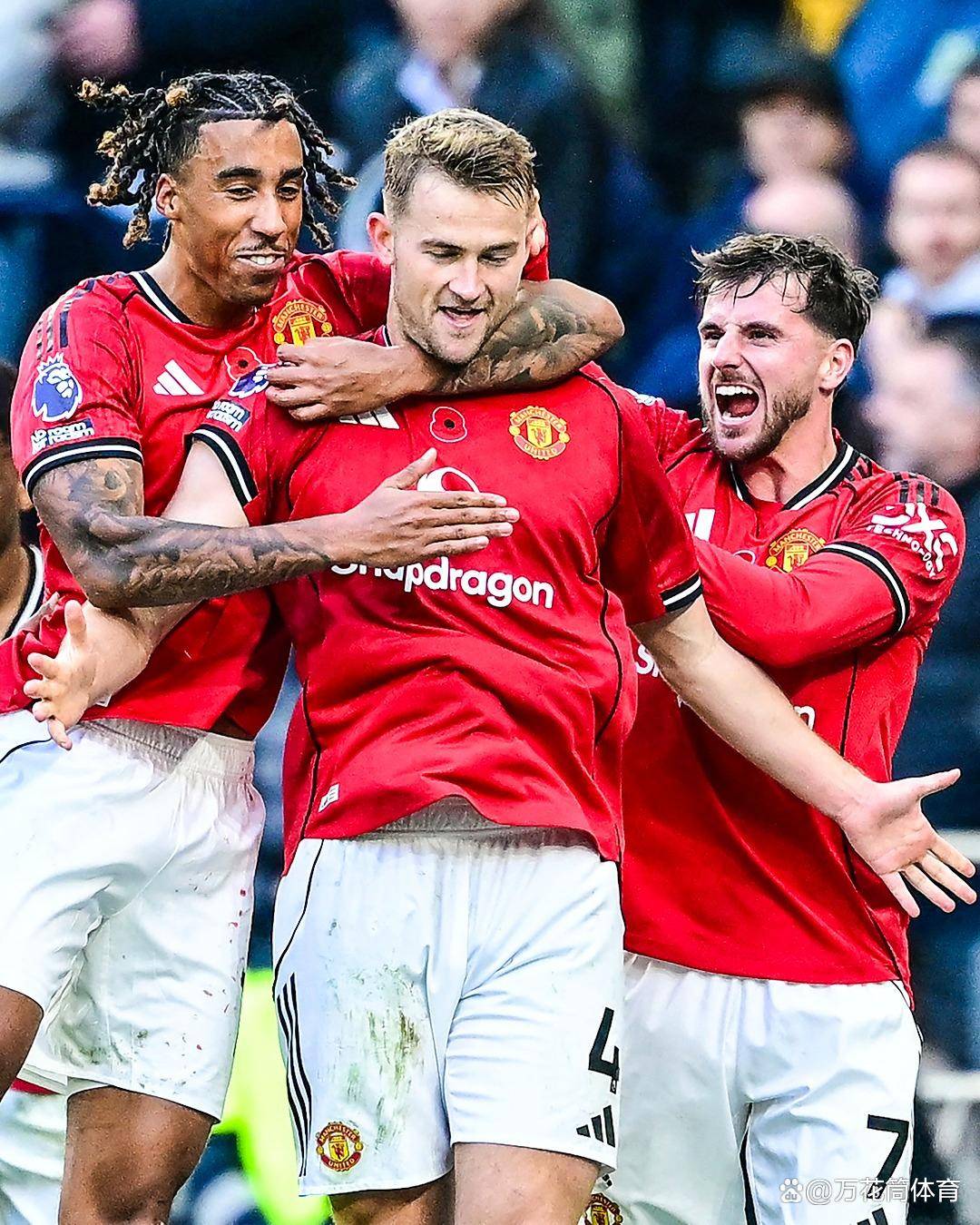 1-0 กลายเป็น 2-2! แมนเชสเตอร์ ยูไนเต็ด ไล่ตีเสมอ ท็อตแน่ม ฮ็อตสเปอร์ ในช่วงทดเวลา คว้าหนึ่งแต้มสำคัญ ขยายสถิติไร้พ่ายเป็น 5 นัดติดต่อกัน! ตารางพรีเมียร์ลีกล่าสุด: อันดับ 3 ถึง 7 มีคะแนนเท่ากัน_แมตช์_อโมริม_เกมรุก