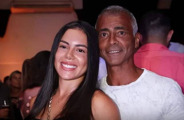 โรมาริโอ วัย 59 ปี แยกทางกับแฟนสาววัย 22 ปี และพบความรักใหม่อย่างรวดเร็ว_อลิเซีย_ทีมชาติบราซิล_โรแมนติก