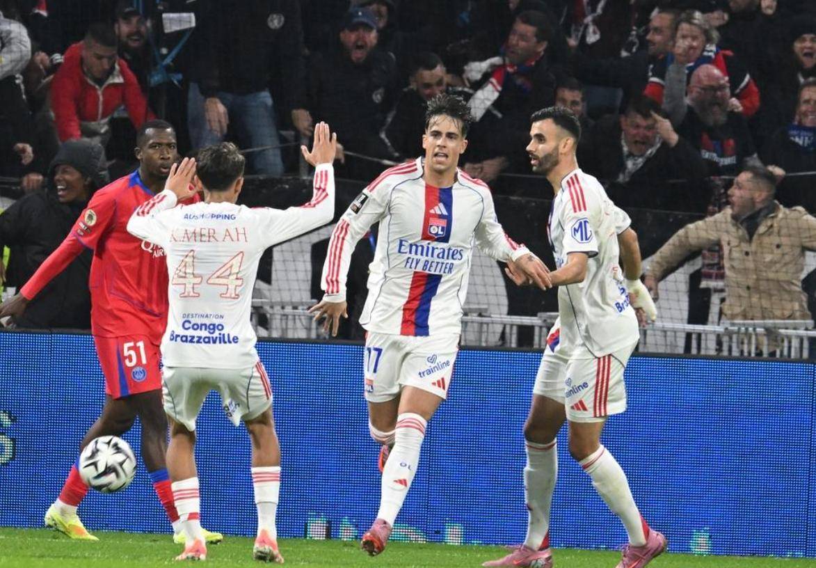 ประตูชัยในนาทีที่ 95 ส่งผลให้ชนะ 3-2! อันดับหนึ่งเปลี่ยนมือเมื่อปารีส แซงต์-แชร์กแมง เอาชนะมาร์กเซย คว้าตำแหน่งจ่าฝูงกลับคืน_เยอรมัน_ลียง_แมตช์