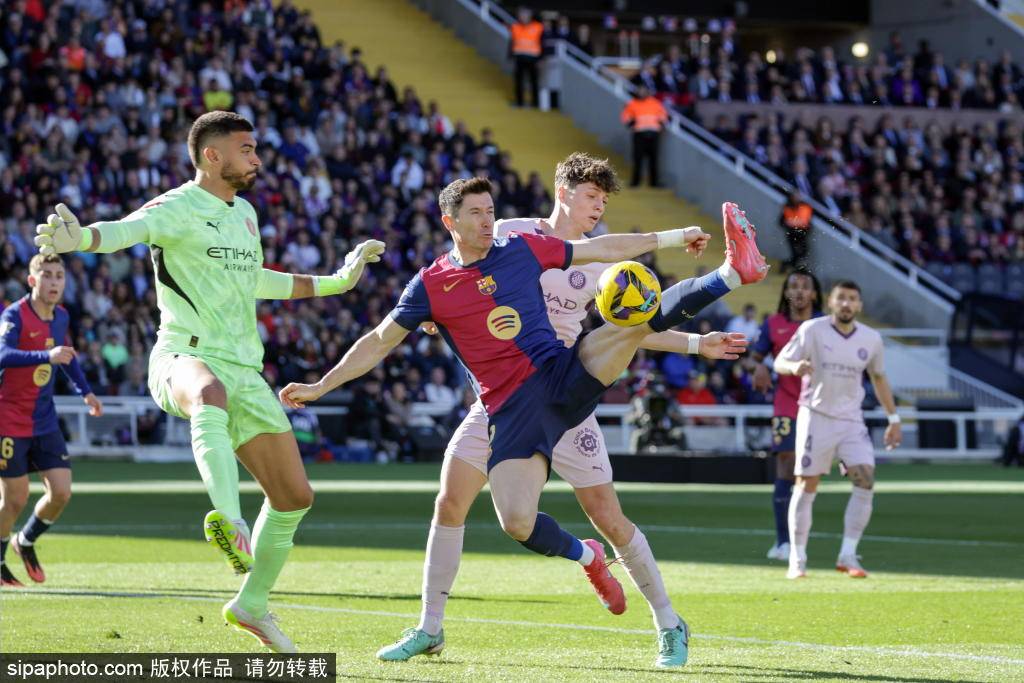 บาร์เซโลนาและแฮร์รี เคน: ตรรกะที่ซ่อนอยู่เบื้องหลังการเดิมพัน 65 ล้านยูโร การต่อสัญญาของเลวานดอฟสกี้และเป้าหมาย