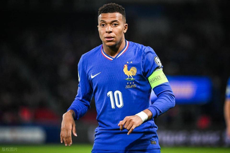 ฝรั่งเศส 4-0 ยูเครน: คะแนนหลังการแข่งขัน – ไม่ใช่มบับเป้คนแรก หมายเลข 11 ของฝรั่งเศสขึ้นนำรายชื่อ อริเซ่ กานเต้ เอคิติเก้