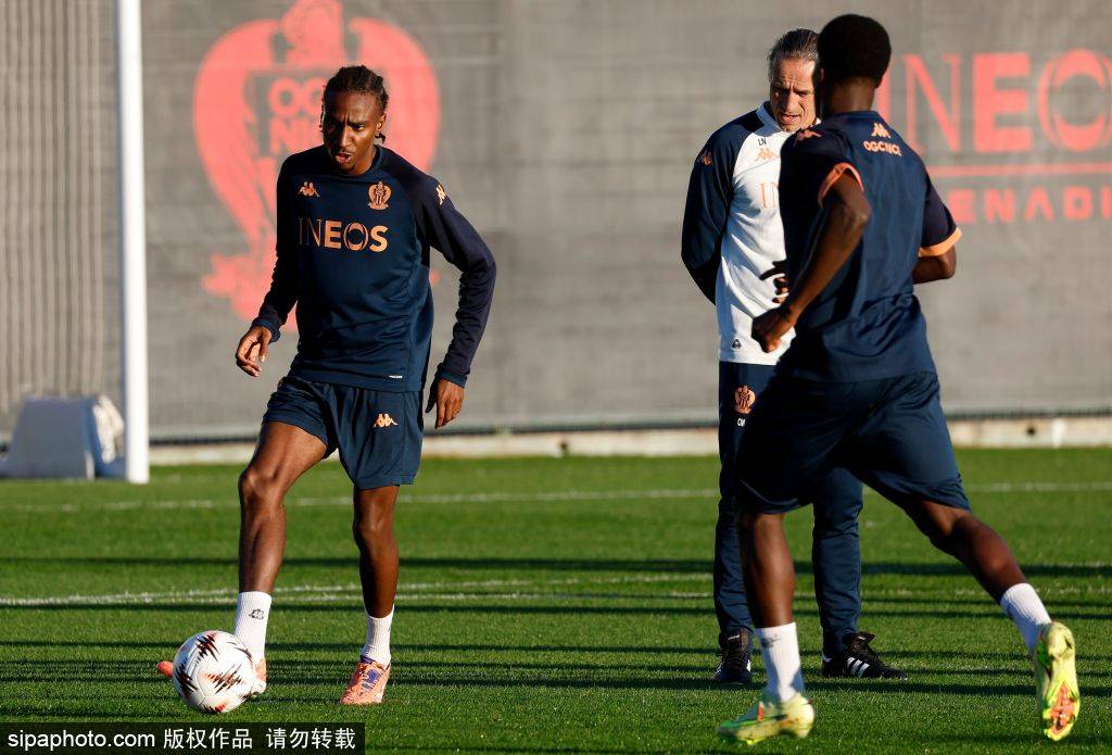 เดส์ชองส์พูดถึงทีมชาติฝรั่งเศส: การพิจารณาทางแทคติกและอนาคตของเยาวชนพรสวรรค์และผลงานที่มั่นคงของกานเต้_แมตช์_ผู้เล่น_1