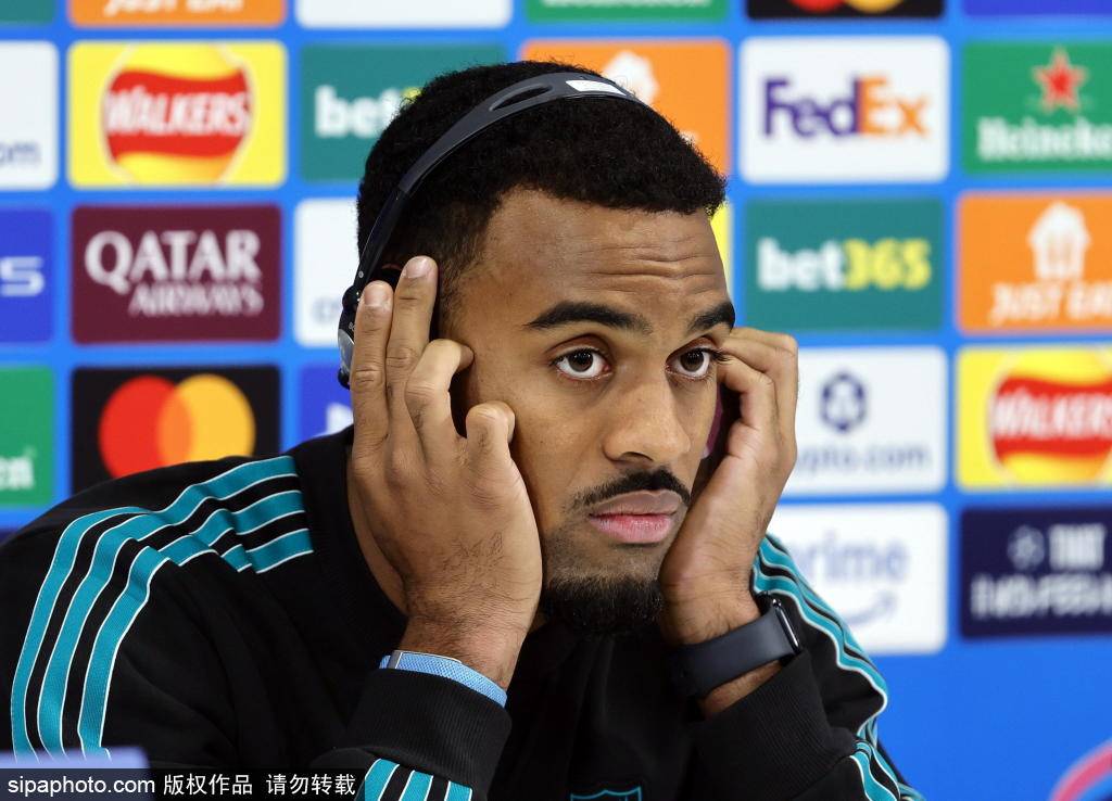 ความพ่ายแพ้อย่างย่อยยับ! เรอัล มาดริด พ่ายแพ้ในบ้านเป็นครั้งแรก สร้างสถิติที่น่าอับอายเมื่อ พานาธิไนกอส กวาดล้าง เบร์นาเบว 77-87 _การแข่งขัน_ ทาวาเรส_1