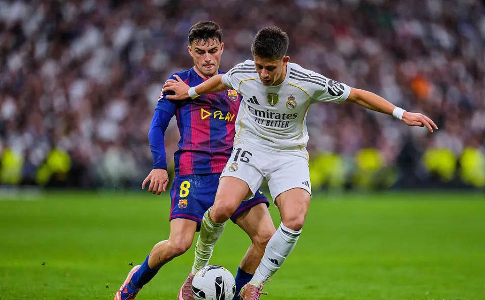 บาร์เซโลนาได้สามประสานกลับมา: กลับสู่ความมั่นคง? แฟนๆ ต้อนรับข่าวดี ราฟินญา โจแอน การ์เซีย บาร์เซโลนา