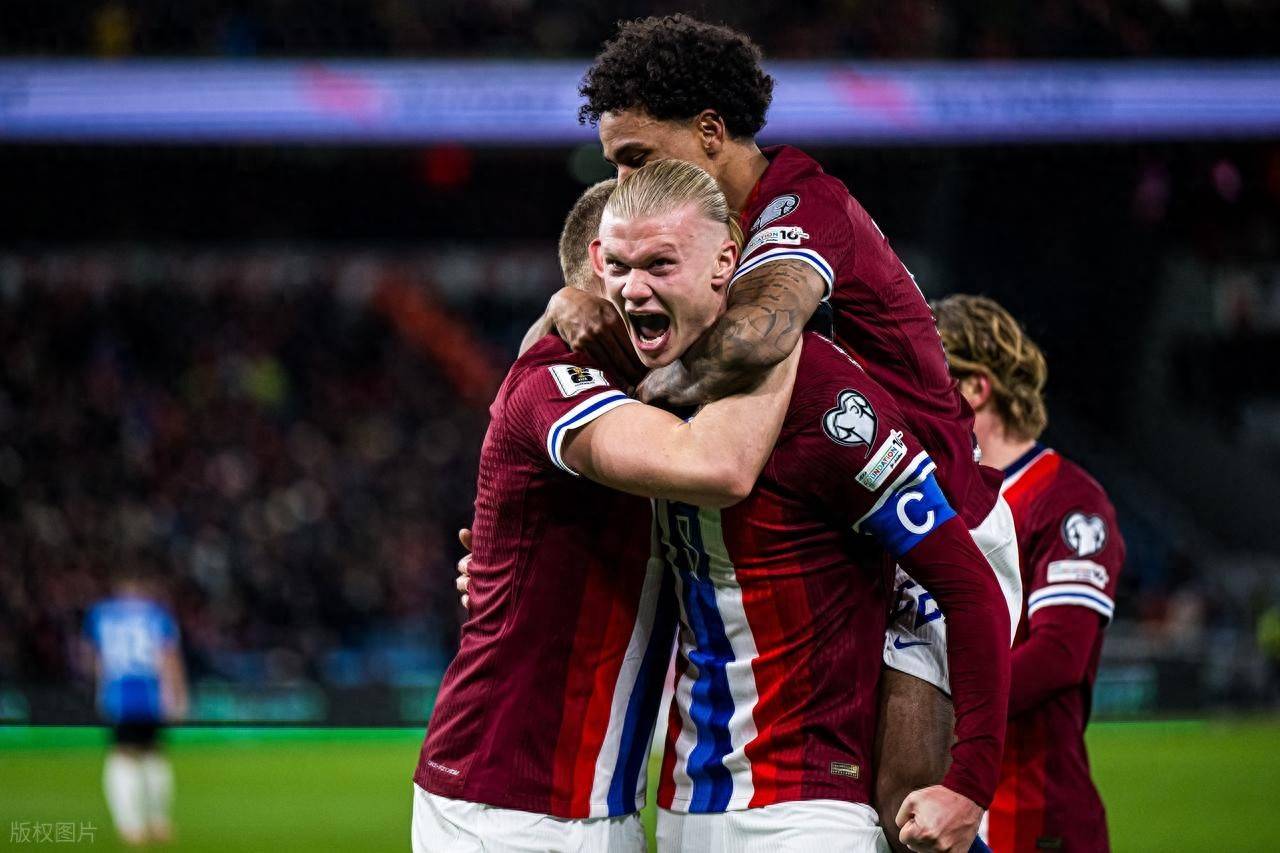 นอร์เวย์นำห่าง 17 ประตู! เกือบผ่านเข้ารอบฟุตบอลโลก, โอกาสคว้าบัลลงดอร์ของฮาแลนด์สดใสในปีหน้า_อิตาลี_ทัวร์นาเมนต์ใหญ่_พรีเมียร์ลีก