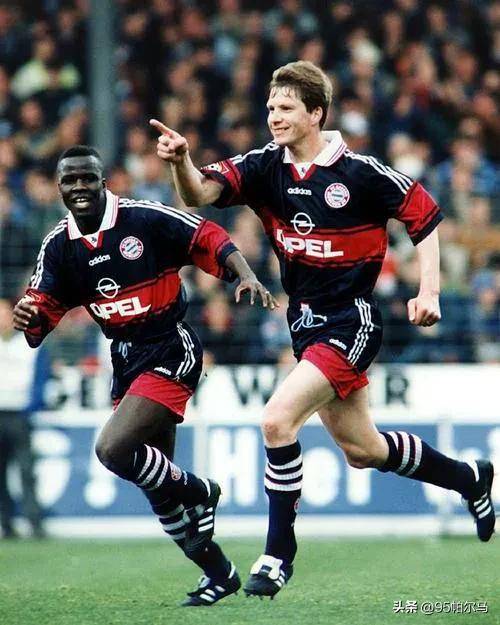 นักฟุตบอลผู้ทรงพลังที่ความสามารถเหนือกว่าชื่อเสียง เขาเข้าร่วมทีมบาเยิร์น มิวนิกในวัย 28 ปีเพื่อเป็นผู้ชนะ จากนั้นก็ยิงประตูสุดแรงในวัย 35 ปีในช่วงปีสุดท้ายของการค้าแข้ง _Tannert_ แชมเปียนส์ลีก แมนเชสเตอร์ ยูไนเต็ด นักฟุตบอลผู้ทรงพลังที่ความสามารถเหนือกว่าชื่อเสียง เขาเข้าร่วมทีมบาเยิร์น มิวนิกในวัย 28 ปีเพื่อเป็นผู้ชนะ จากนั้นก็ยิงประตูสุดแรงในวัย 35 ปีในช่วงปีสุดท้ายของการค้าแข้ง _Tannert_ แชมเปียนส์ลีก แมนเชสเตอร์ ยูไนเต็ด