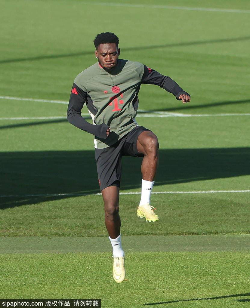 เดวิส และ ฮิโรกิ อิโตะ กลับมาฝึกซ้อมอีกครั้ง ขณะที่บาเยิร์นเตรียมตัวสำหรับการแข่งขันชี้ชะตากับไฟร์บวร์ก!_การแข่งขัน_กลยุทธ์_การโจมตี เดวิส และ ฮิโรกิ อิโตะ กลับมาฝึกซ้อมอีกครั้ง ขณะที่บาเยิร์นเตรียมตัวสำหรับการแข่งขันชี้ชะตากับไฟร์บวร์ก!_การแข่งขัน_กลยุทธ์_การโจมตี