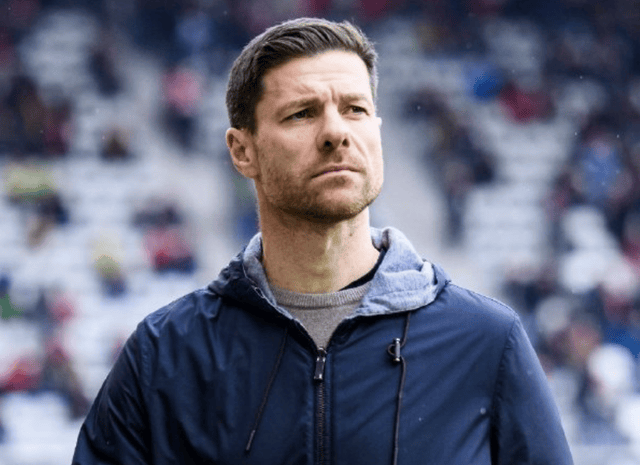 เวลาของอลอนโซกำลังจะหมดลง! สื่อสเปน: ปัญหาในห้องแต่งตัวของเรอัล มาดริดเริ่มปรากฏขึ้นเมื่อวินิซิอุสไม่สามารถทำประตูหรือแอสซิสต์ได้ใน 10 นัดติดต่อกัน_เอลเช_แมตช์_ผู้เล่น