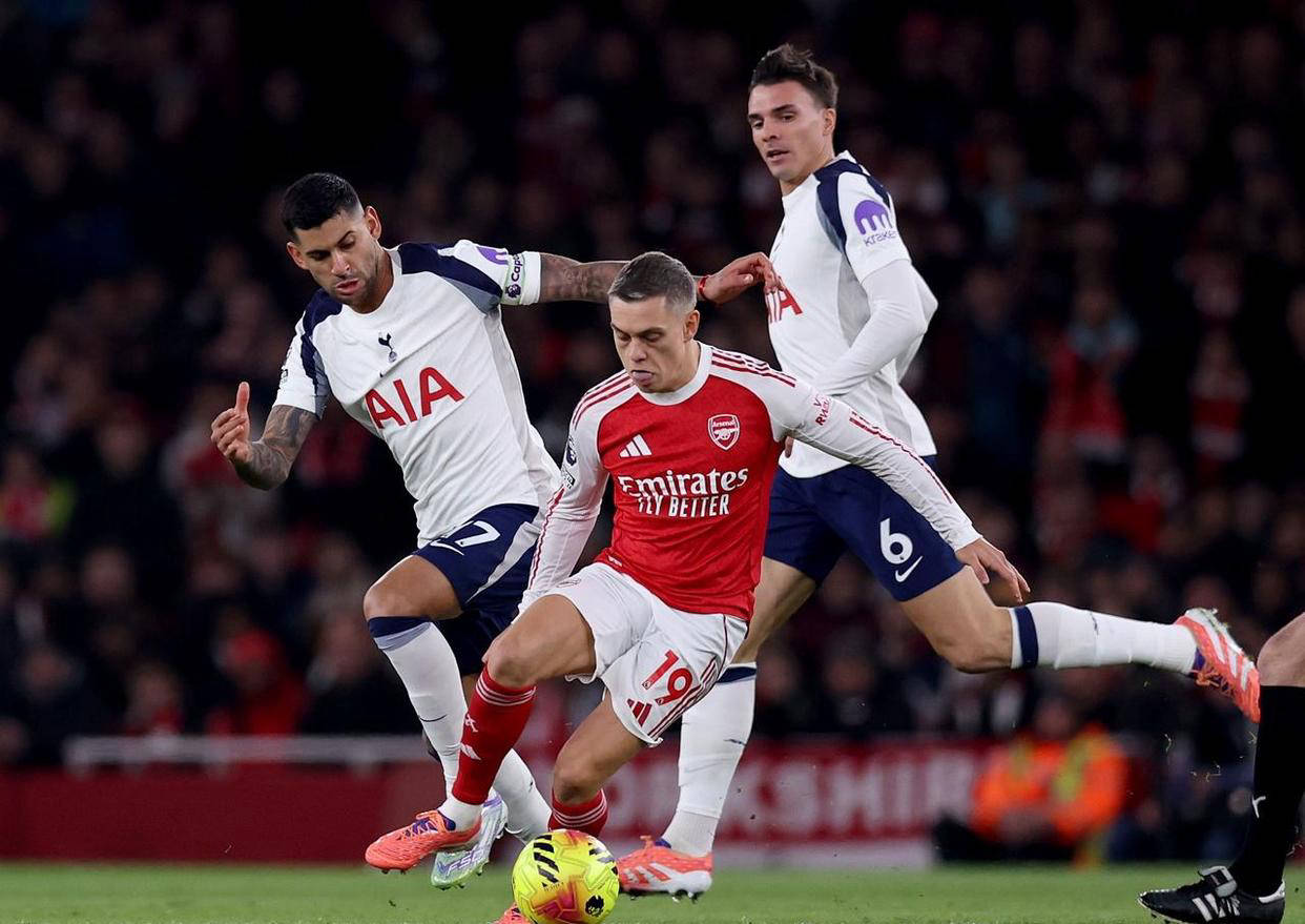 อาร์เซนอลถล่มท็อตแน่ม 4-1; คะแนนหลังการแข่งขันเผย: เอเซ่ได้คะแนนสูงสุดสำหรับเดอะกันเนอร์ส การแข่งขัน | แอสซิสต์ | โรซาร์