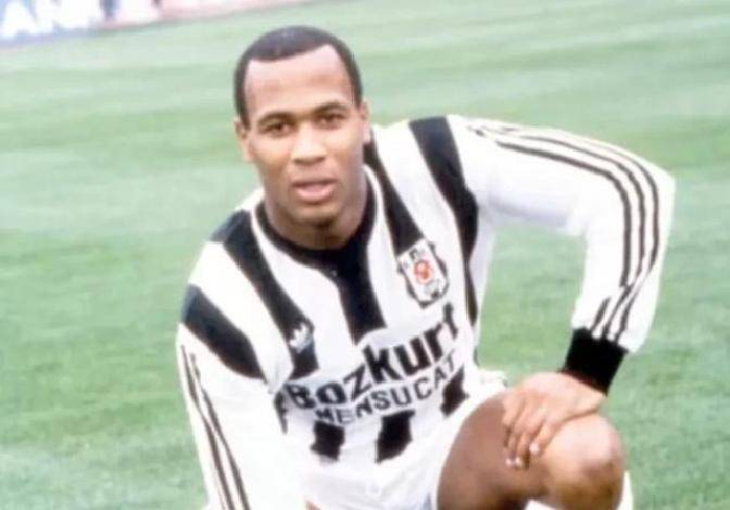 พ่ายแพ้อย่างย่อยยับ 1-4! ท็อตแน่ม ฮ็อตสเปอร์ หาทางไม่เจอในศึกดาร์บี้แห่งลอนดอนเหนือ ตำนาน: ไม่มีความคิดริเริ่มเลยแม้แต่น้อย เกมนี้เหมือนรู้ผลล่วงหน้า _เลส เฟอร์ดินานด์_ อาร์เซนอล ปารีส แซงต์-แชร์กแมง