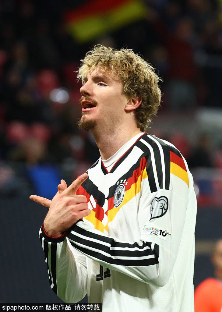 ค่าจ้างรายสัปดาห์ปัจจุบัน: £300,000! Mirror: ดอร์ทมุนด์สนใจเซ็นสัญญากับซานโชเป็นครั้งที่สาม! แต่เขาต้องลดค่าจ้างลงครึ่งหนึ่ง_ค่าจ้าง_แฟน_นักเตะ