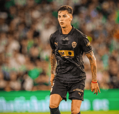 ผู้สื่อข่าว OD: กองหน้าของเรอัล โซเซียดาด มิเกล บาร์เรเนเชอา ทำประตูสุดสวยจากกลางสนามในนัดแห่งชัยชนะ