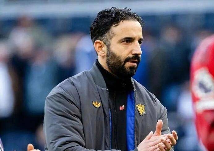 เรื่องราวกำหนดค่าฉีกสัญญา 65 ล้านปอนด์! กองหน้าดาวรุ่งวัย 25 ปีปฏิเสธทั้งยูไนเต็ดและสเปอร์ส – อะไรคือความลับที่อยู่ต่ออีกหนึ่งปี?_บอร์นมัธ_สโมสรชั้นนำ_เงื่อนไขสัญญา