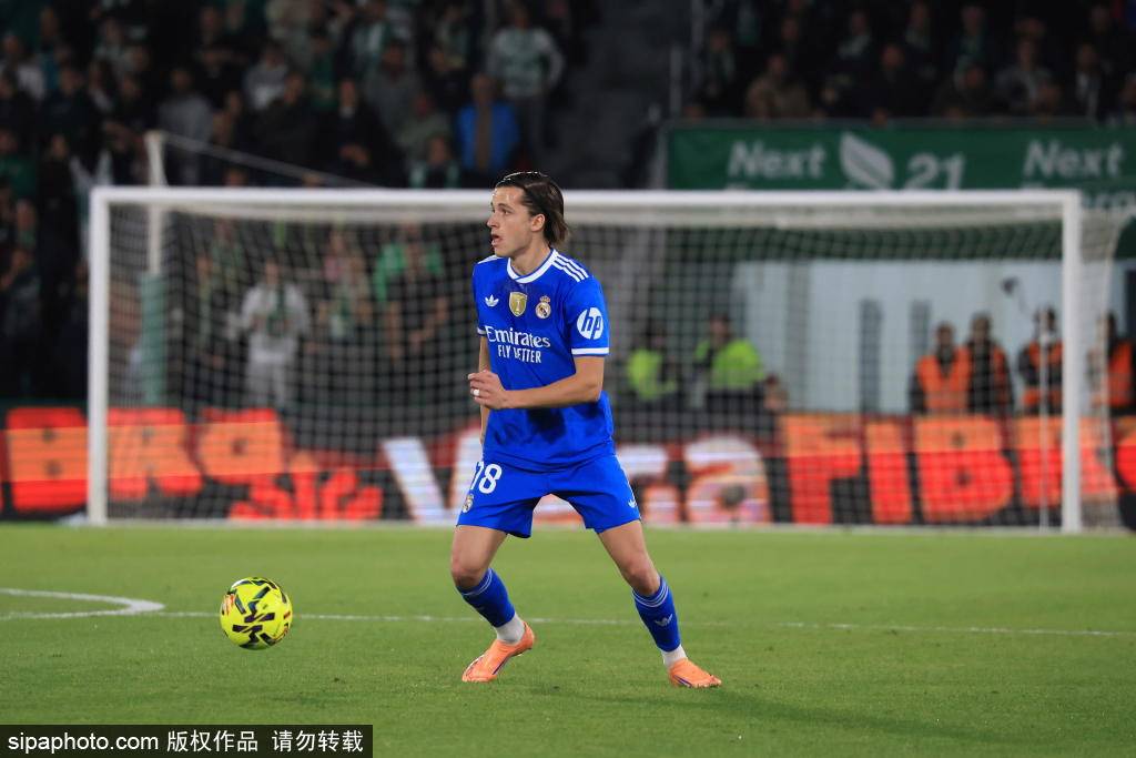 ความสัมพันธ์อันละเอียดอ่อนระหว่างซาราเบียและเมนโดซา: เมื่อกวาร์ดิโอล่าเข้ามาแทรกแซง การแข่งขันระหว่างเอลเช่กับสโมสรชั้นนำ