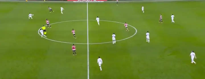 คีเลียน เอ็มบัปเป้ ผู้ซึ่งทักษะยังคงพัฒนาอย่างต่อเนื่อง เป็นนักฟุตบอลที่น่าจับตามองในอนาคตของวงการฟุตบอล _ทักษะ_ _เฮนรี่_ _โหม่ง_