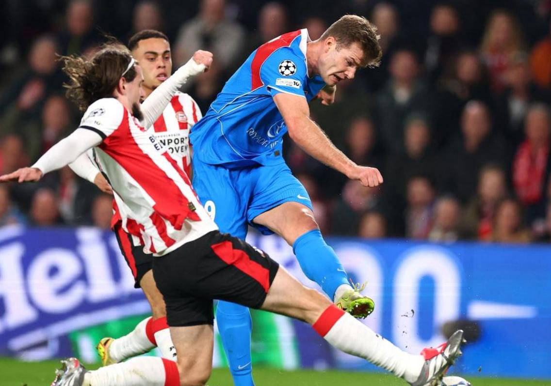 การกลับมาที่ยิ่งใหญ่ที่สุดในศตวรรษ! เซร์คิโอ อเกวโร่ กองหน้าวัย 30 ปี ทำสองประตูพาแอตเลติโก มาดริด ชนะสามประตูในศึกยูฟ่า แชมเปียนส์ลีก_PSV อายักซ์_สกอร์_แมตช์