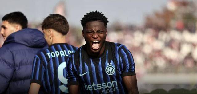 รายงานจากอคาเดมีเยาวชนอินเตอร์ มิลาน (ตอนที่ห้า): การทดลองเพื่อกอบกู้ดิยุฟ กองกลางสารพัดประโยชน์ – แมตช์กับคามาเต้ | ทีมสำรอง | ตำแหน่ง