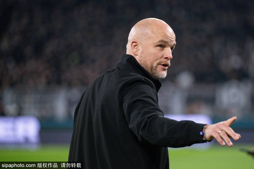 เวทมนตร์ของคล็อปป์: ตำนานดอร์ทมุนด์ ดีเอิร์ก รำลึกถึงช่วงเวลาอันรุ่งโรจน์ แฟนบอล | เสน่ห์ | การแข่งขัน