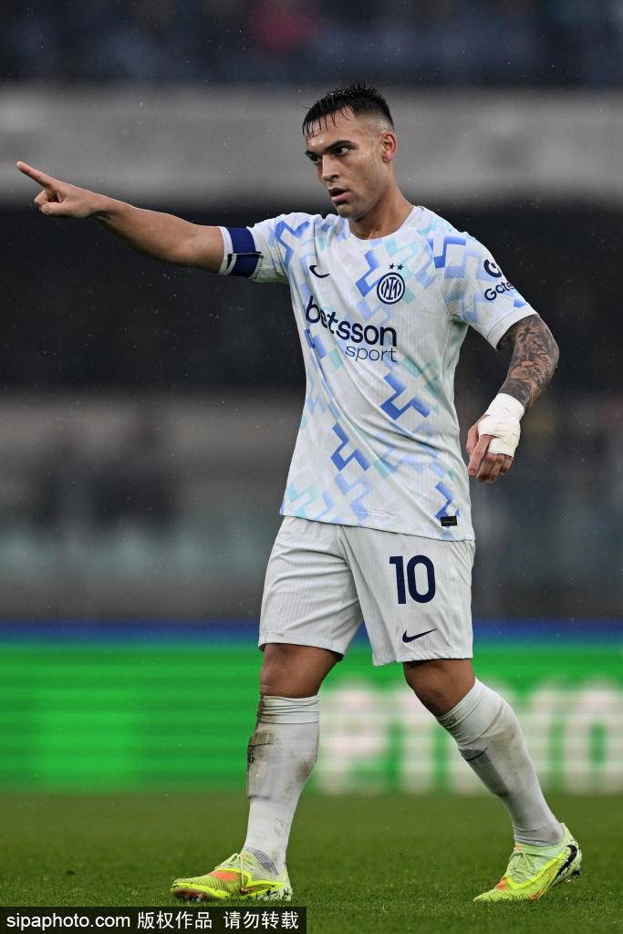 เลาตาโร่ มาร์ติเนซ: อาวุธโจมตีของอินเตอร์ มิลาน, ตัวหลักในการแข่งขันชิงแชมป์เซเรีย อา ประตู | นักเตะ | แชมเปียนส์ลีก