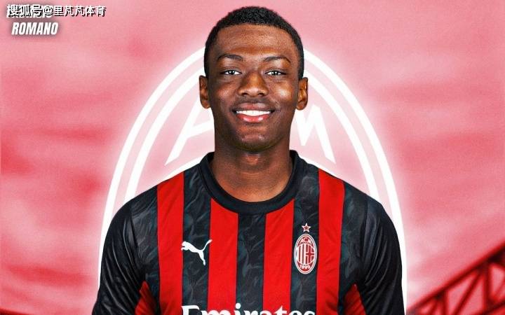 สรุปข่าวเซเรียอาประจำวัน: อินเตอร์ มิลาน เตรียมเจรจาคว้าตัว คันเซโล่, เอซี มิลาน ถูกคู่แข่งแย่งเป้าหมาย_โรมาโน่_การฝึกซ้อม_นาโปลี