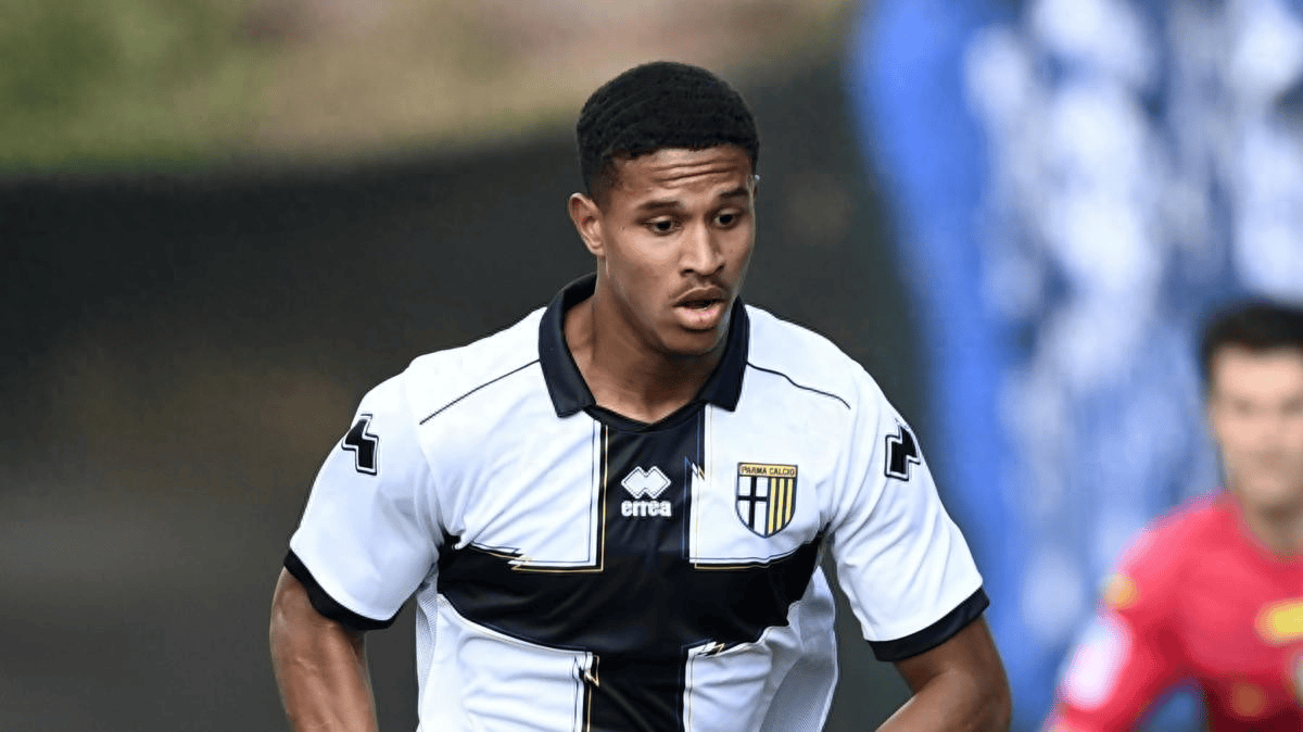 โรม่าตั้งเป้าหมายใหม่ในช่วงตลาดซื้อขายนักเตะฤดูหนาว โดยเล็งไปที่กองหลังชาวดัตช์มูลค่า 25 ล้านยูโร แต่ต้องปล่อยผู้เล่นหนึ่งคนออกไปก่อน ออสเตอร์วอลด์ เฟเนร์บาห์เช ยูโร