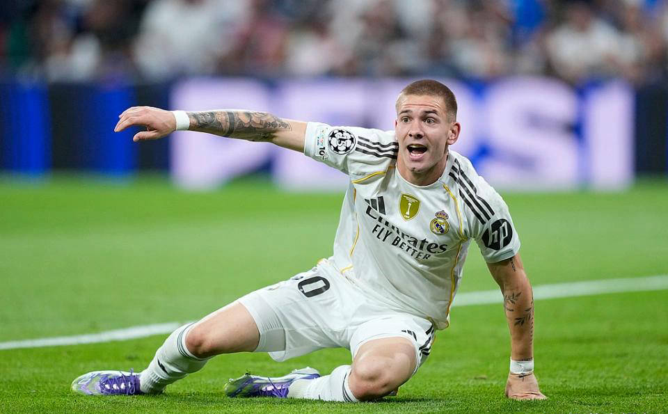 ผู้สืบทอดตำแหน่งของเมสซี่เผชิญอุปสรรคที่เรอัล มาดริด? การสนทนาสำคัญของอลอนโซ่อาจเป็นจุดเปลี่ยน _มาร์ติน_โทโน_โรดริโก ผู้สืบทอดตำแหน่งของเมสซี่เผชิญอุปสรรคที่เรอัล มาดริด? การสนทนาสำคัญของอลอนโซ่อาจเป็นจุดเปลี่ยน _มาร์ติน_โทโน_โรดริโก