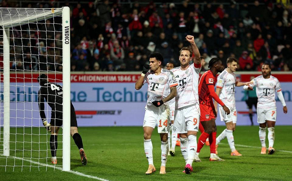 สัญญาณเตือนดังขึ้น! กองหน้าดาวเด่นของบาเยิร์นเหลือสัญญาเพียง 18 เดือนเท่านั้น – หากไม่ต่อสัญญาจะเสี่ยงอย่างมาก! _เคน_ _บาร์เซโลนา_ _แพลตเทนเบิร์ก_