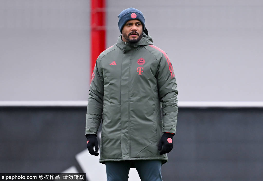 การต่อสัญญาของอูพาเมกาโน่กับบาเยิร์น มิวนิก: เรื่องราวเบื้องหลังค่าเหนื่อย 20 ล้านยูโรต่อปีของเซ็นเตอร์แบ็คชาวฝรั่งเศส การป้องกัน บาเยิร์น มิวนิก