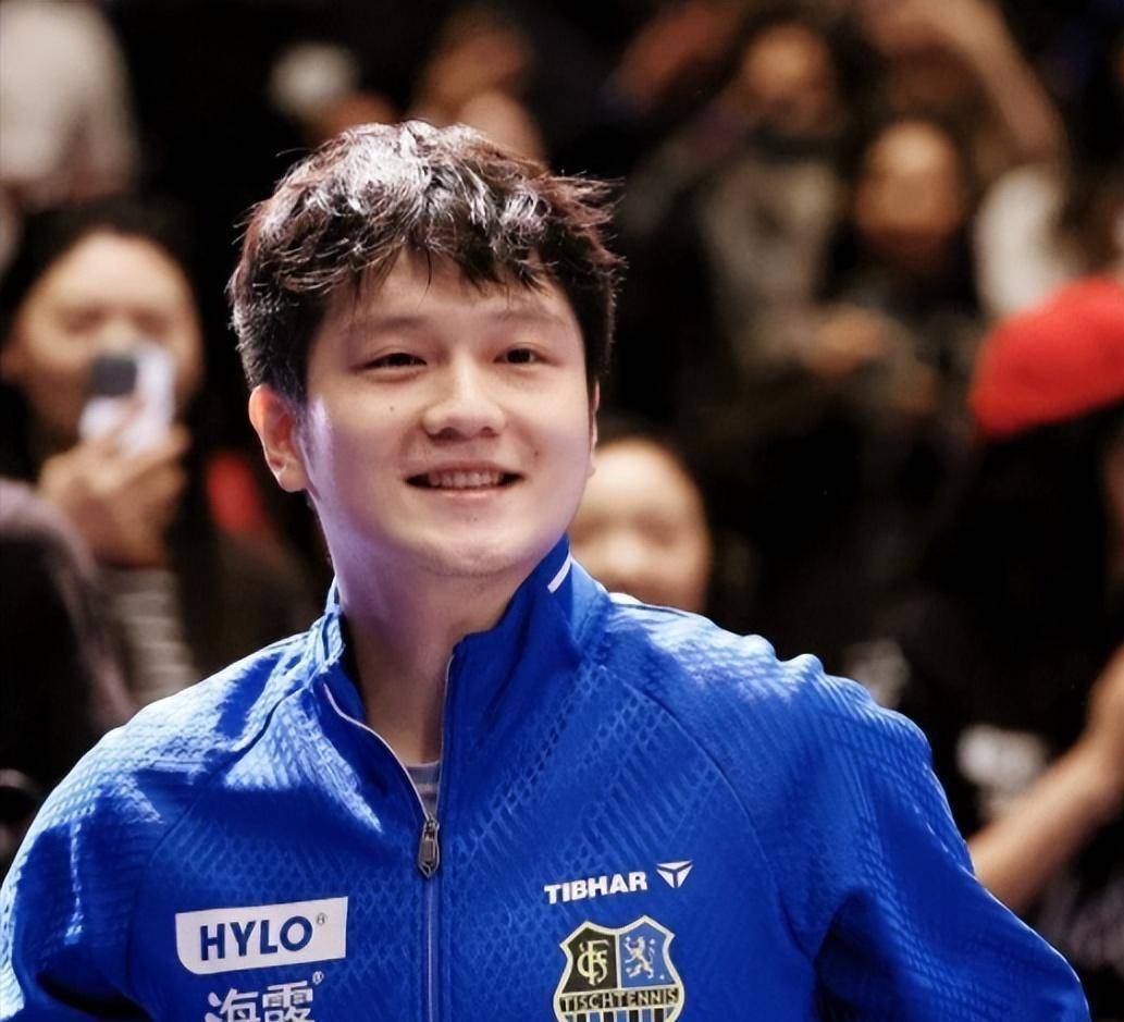 สองวันหลังจากคว้าแชมป์ต่างประเทศ สัญญาการต่ออายุของแฟน เจ๋อดงกับสโมสรเยอรมันของเขาถูกเปิดเผยเป็นครั้งแรก โดยบุนเดสลีกาแสดงความเคารพอย่างมาก_ซาร์บรูค_ชั่วโมง_นักกีฬาชาวจีน สองวันหลังจากคว้าแชมป์ต่างประเทศ สัญญาการต่ออายุของแฟน เจ๋อดงกับสโมสรเยอรมันของเขาถูกเปิดเผยเป็นครั้งแรก โดยบุนเดสลีกาแสดงความเคารพอย่างมาก_ซาร์บรูค_ชั่วโมง_นักกีฬาชาวจีน