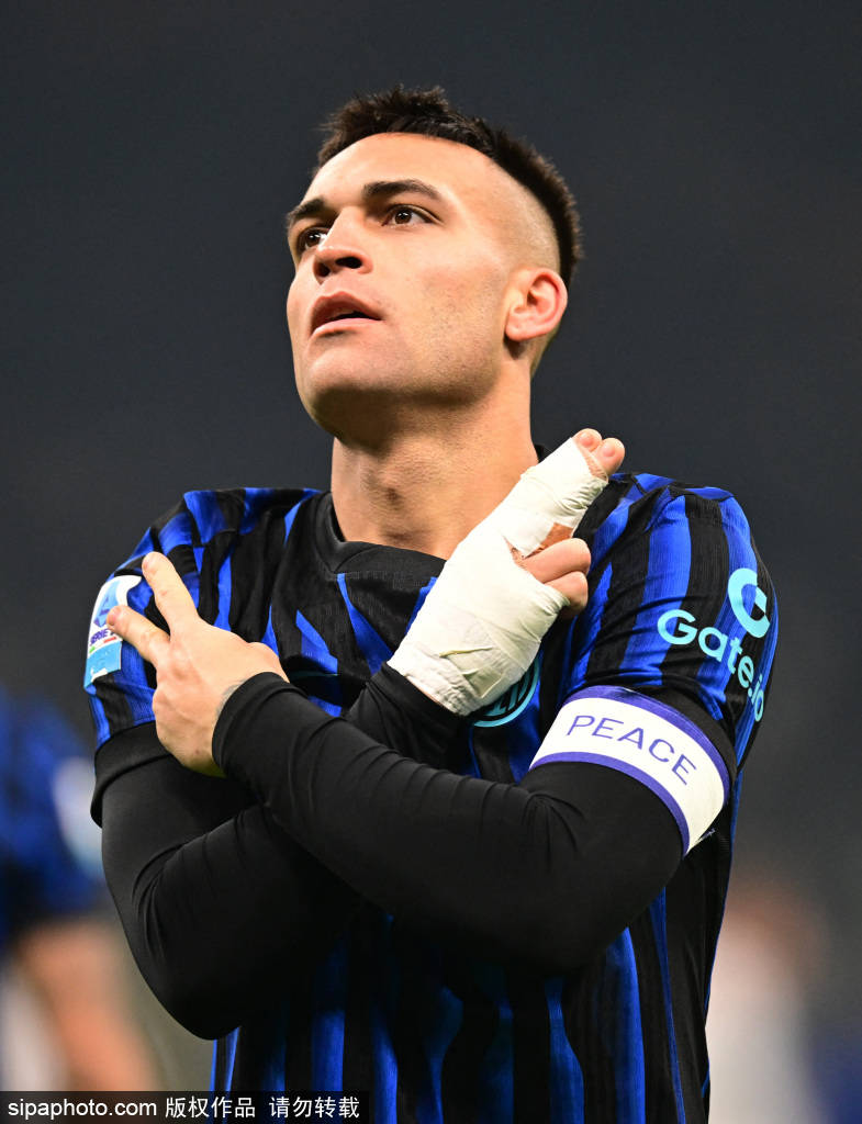 อาคันจิ: อะไรอยู่เบื้องหลังความสำเร็จของกองหลังยอดเยี่ยมแห่งเซเรีย อา? อินเตอร์ มิลาน | การป้องกัน | การแข่งขัน อาคันจิ: อะไรอยู่เบื้องหลังความสำเร็จของกองหลังยอดเยี่ยมแห่งเซเรีย อา? อินเตอร์ มิลาน | การป้องกัน | การแข่งขัน