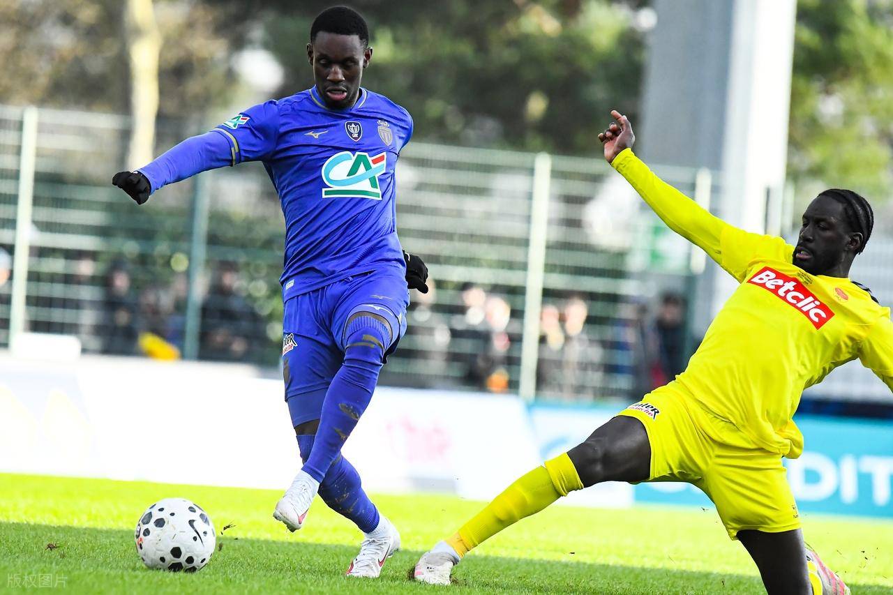 เฟรนช์คัพ 3-1: นักเตะวัย 24 ปีของอาร์เซนอลที่มากประสบการณ์ปลดปล่อยความเก่งกาจของเขา นำทีมโมนาโกเอาชนะทีมจากดิวิชั่น 4 ซาคาเรีย ครึ่งแรก เอลเนนี่