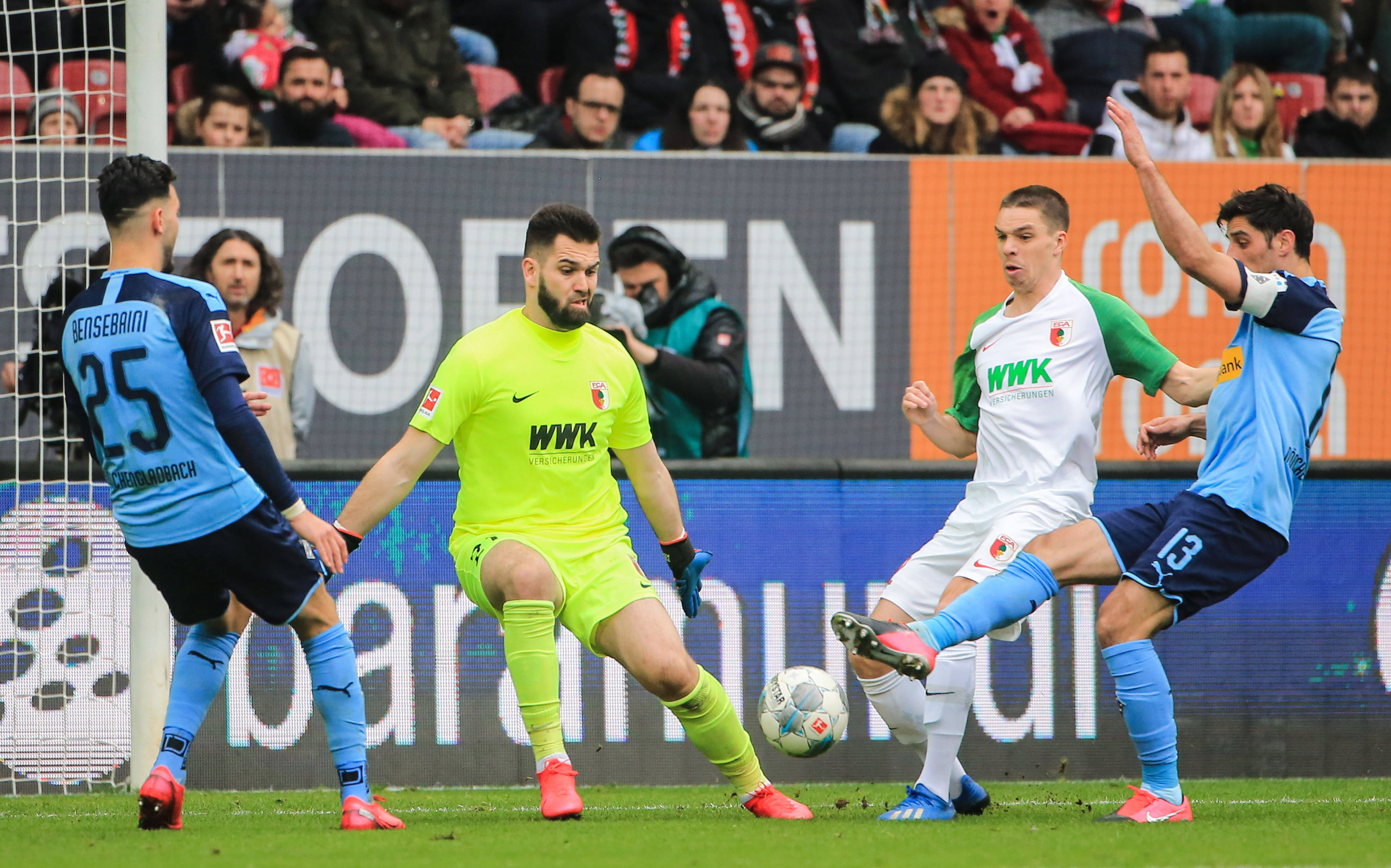 วันอาทิตย์ 015 บุนเดสลีกา: โบรุสเซีย มึนเช่นกลัดบัค พบกับ เอาก์สบวร์ก: การวิเคราะห์การแข่งขัน - ความได้เปรียบในบ้าน - ความแข็งแกร่งในการป้องกัน - กองกลาง