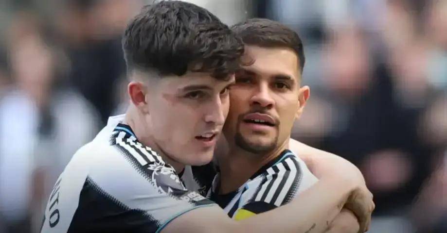 £60 ล้าน! อาร์เซนอลและแมนเชสเตอร์ ซิตี้ ต่อสู้เพื่อคว้าตัว ลิฟราเมนโต้, นิวคาสเซิลฉกตัวเขาด้วยการต่อสัญญา?_ผู้เล่น_เอ็ดดี้ ฮาว_เชลซี