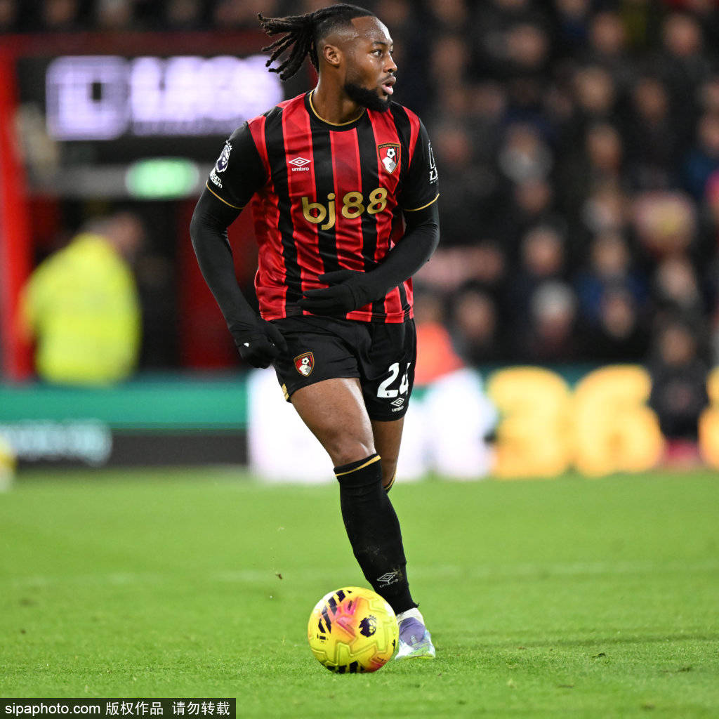 เรื่องราวการย้ายทีมของบ็อบ: ดอร์ทมุนด์จับตาดาวรุ่งแมนเชสเตอร์ซิตี้ท่ามกลางความไม่แน่นอนในตลาดซื้อขายฤดูหนาว _ความสนใจจากสโมสรในอนาคต__นักเตะ__