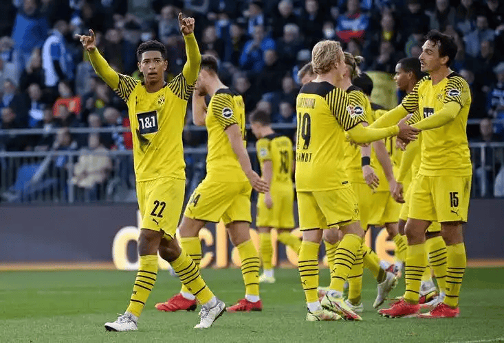 ศึกปะทะอาการบาดเจ็บบุนเดสลีกา: ดอร์ทมุนด์หวังหยุดสถิติไร้ชัยในบ้าน ขณะที่เบรเมนขาดผู้เล่นหลักฝากความหวังไว้กับลูกตั้งเตะ _แนวรับ_ _จุดเปลี่ยน_ _หัวใจ_