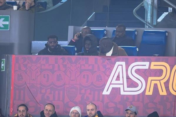 นักเตะใหม่ วาซโก ได้ชมการแข่งขันโคปปา อิตาเลีย ของโรมาที่บ้าน และจะเข้ารับการตรวจร่างกายและเซ็นสัญญาอย่างเป็นทางการในวันพุธนี้ การย้ายทีมจะเสร็จสมบูรณ์ผ่านทางมาร์กเซยและโตริโน