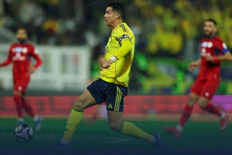 มูลค่าเริ่มต้น: 117 ล้าน vs 7.33 ล้าน โรนัลโด้ทำประตูหลังจากถูกจับล้ำหน้า 5 ครั้ง ชัยชนะ: 2-1 เฉือนชนะทีมที่เสี่ยงตกชั้น ริยาด, ซาอุดีอาระเบีย มูลค่าเริ่มต้น: 117 ล้าน vs 7.33 ล้าน โรนัลโด้ทำประตูหลังจากถูกจับล้ำหน้า 5 ครั้ง ชัยชนะ: 2-1 เฉือนชนะทีมที่เสี่ยงตกชั้น ริยาด, ซาอุดีอาระเบีย