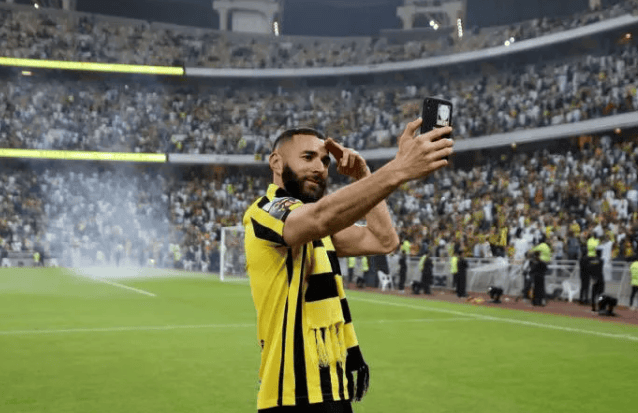 บ้าไปแล้ว, เบนเซม่าหยุดทำงาน! การลดค่าจ้าง 100 ล้านยูโรเป็นการดูถูกซูเปอร์สตาร์ชาวฝรั่งเศส – เขาจะดีกว่าถ้าได้กลับไปเรอัล มาดริด ซาอุดีอาระเบีย, เจดดาห์, แชมเปียนส์ลีก บ้าไปแล้ว, เบนเซม่าหยุดทำงาน! การลดค่าจ้าง 100 ล้านยูโรเป็นการดูถูกซูเปอร์สตาร์ชาวฝรั่งเศส – เขาจะดีกว่าถ้าได้กลับไปเรอัล มาดริด ซาอุดีอาระเบีย, เจดดาห์, แชมเปียนส์ลีก