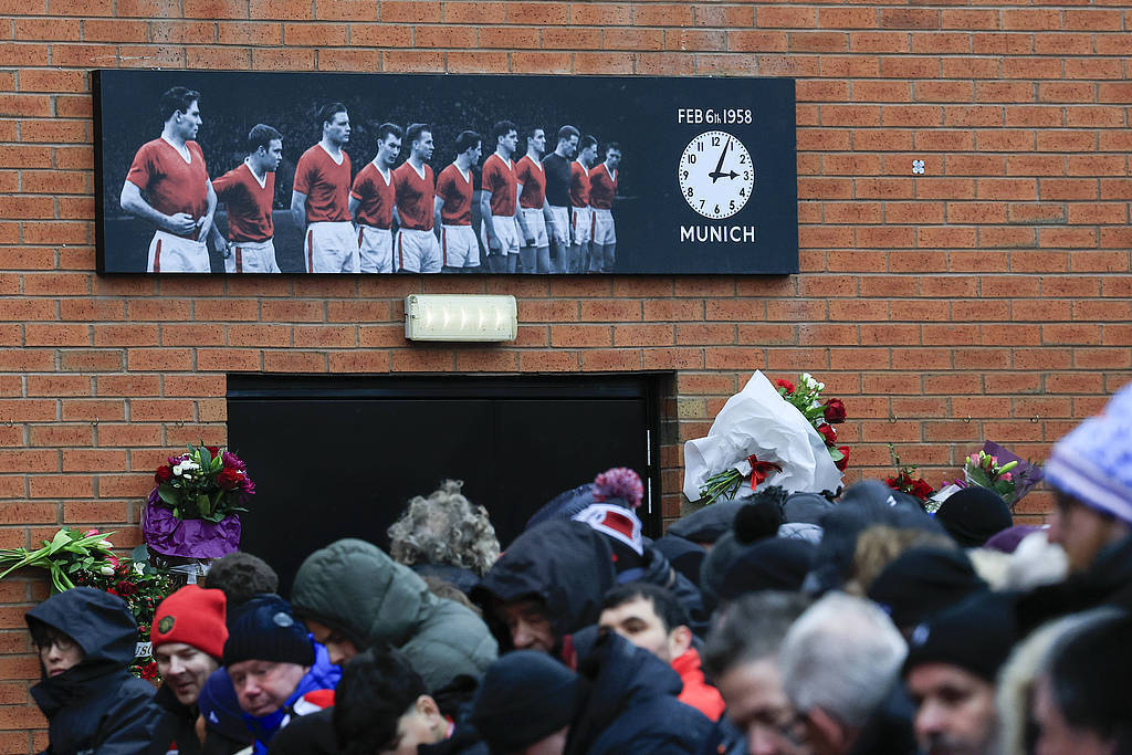 ไฮไลท์การเดิมพันกีฬา|แมนเชสเตอร์ ยูไนเต็ด เปิดบ้านรับการมาเยือนของท็อตแนม ฮ็อตสเปอร์ส โดยมีเป้าหมายเพื่อชัยชนะติดต่อกันเป็นครั้งที่สี่ ขณะที่เชลซีจะออกไปเยือนวูล์ฟแฮมป์ตัน วันเดอเรอร์ส_การแข่งขัน_อาร์เซนอล_แชมเปียนส์ลีก