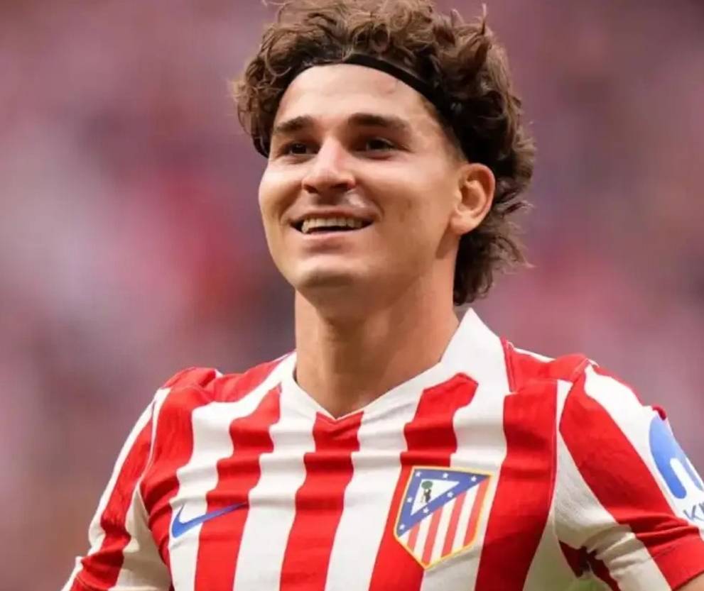 13 ประตูและ 6 แอสซิสต์! สื่อสเปนเปิดเผยว่า อัลบาเรซ เตรียมย้ายไปบาร์เซโลนาด้วยค่าตัว 70 ล้านยูโร ขณะที่แอตเลติโก มาดริด ลดราคาค่าตัวดาวรุ่งคนใหม่_Spider_ค่าตัว_การย้ายทีม_ซิเมโอเน