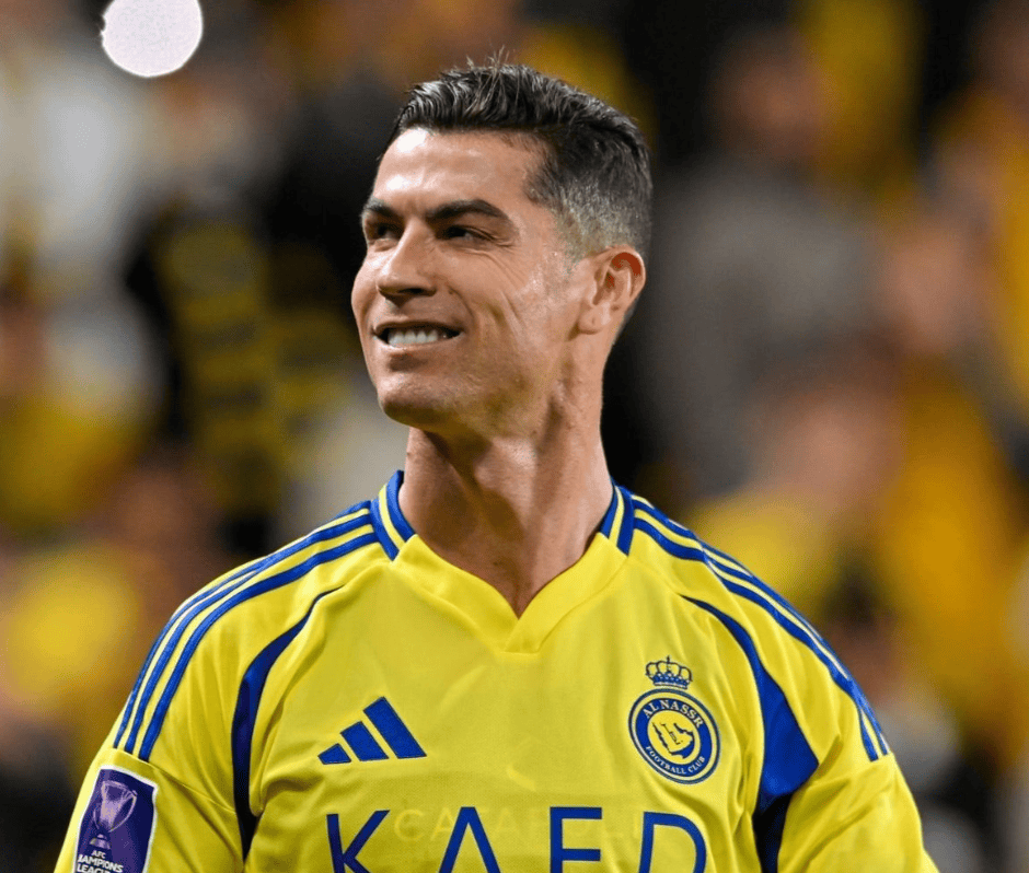 31 นัด, 38 ประตู! คริสเตียโน่ โรนัลโด้ กล่าวถึง คีเลียน เอ็มบัปเป้: เขาไม่เหมาะกับการเล่นเป็นกองหน้าตัวกลาง. หากผมอยู่ที่เรอัล มาดริด ผมจะสอนเขา. ตำแหน่ง | ระบบ | ความสามารถ