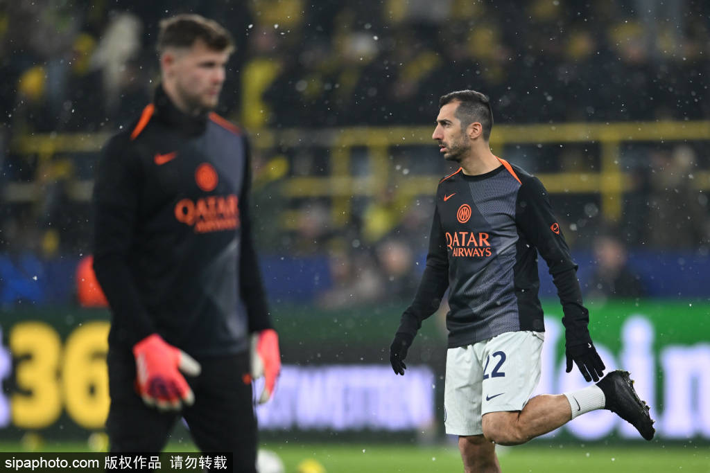 โบรุสเซีย ดอร์ทมุนด์ ผู้รักษาประตู โคเบล: 'ยังมีทางยาวไกลให้เดิน' การป้องกัน ฤดูกาลนี้ ทีม โบรุสเซีย ดอร์ทมุนด์ ผู้รักษาประตู โคเบล: 'ยังมีทางยาวไกลให้เดิน' การป้องกัน ฤดูกาลนี้ ทีม