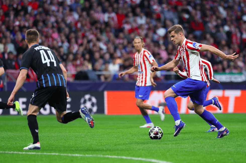 ค่ำคืนแห่งชัยชนะและความเศร้าในแชมเปียนส์ลีก: อินเตอร์ มิลาน พ่ายแพ้สองนัดต่อทีมรองบ่อน ตกรอบด้วยสกอร์รวม 2-5; แอตเลติโก มาดริด เข้ารอบด้วยสกอร์รวม 7-4; ไบเออร์ เลเวอร์คูเซ่น ชนะ 2-0 โบโด/กลิมท์, โอลิมเปียกอส ชนะ 2-0 คลับ บรูจจ์