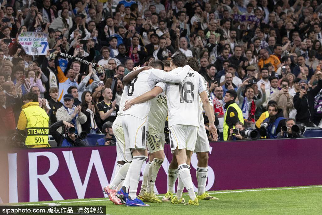 อัตราต่อรองแชมป์ยูฟ่าแชมเปียนส์ลีก: อาร์เซนอลนำเป็นจ่าฝูง, บาเยิร์น มิวนิค ตามมาเป็นอันดับสอง, โบโด/กลิมท์ รั้งท้าย _ฤดูกาล_ สปอร์ติง ซีพี แมนเชสเตอร์ ซิตี้