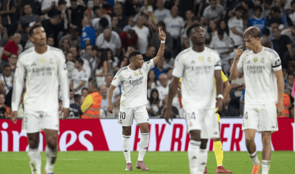 ค่ำคืนอันน่าตื่นเต้นของแชมเปียนส์ลีก! เรอัล มาดริด คว้าชัยชนะเหนือ มูรินโญ่ ด้วยสกอร์ 2-1 พลิกกลับมาชนะ, ทีมแชมป์เก่าผ่านเข้ารอบด้วยผลเสมอ 2-2, ยูเวนตุส ชนะ 3-2 แต่ไม่เพียงพอ, อตาลันต้า ชนะ 4-1 รวมสองนัดผ่านเข้ารอบ 16 ทีมสุดท้าย_อาร์เซนอล_นาโปลี_เบนฟิก้า