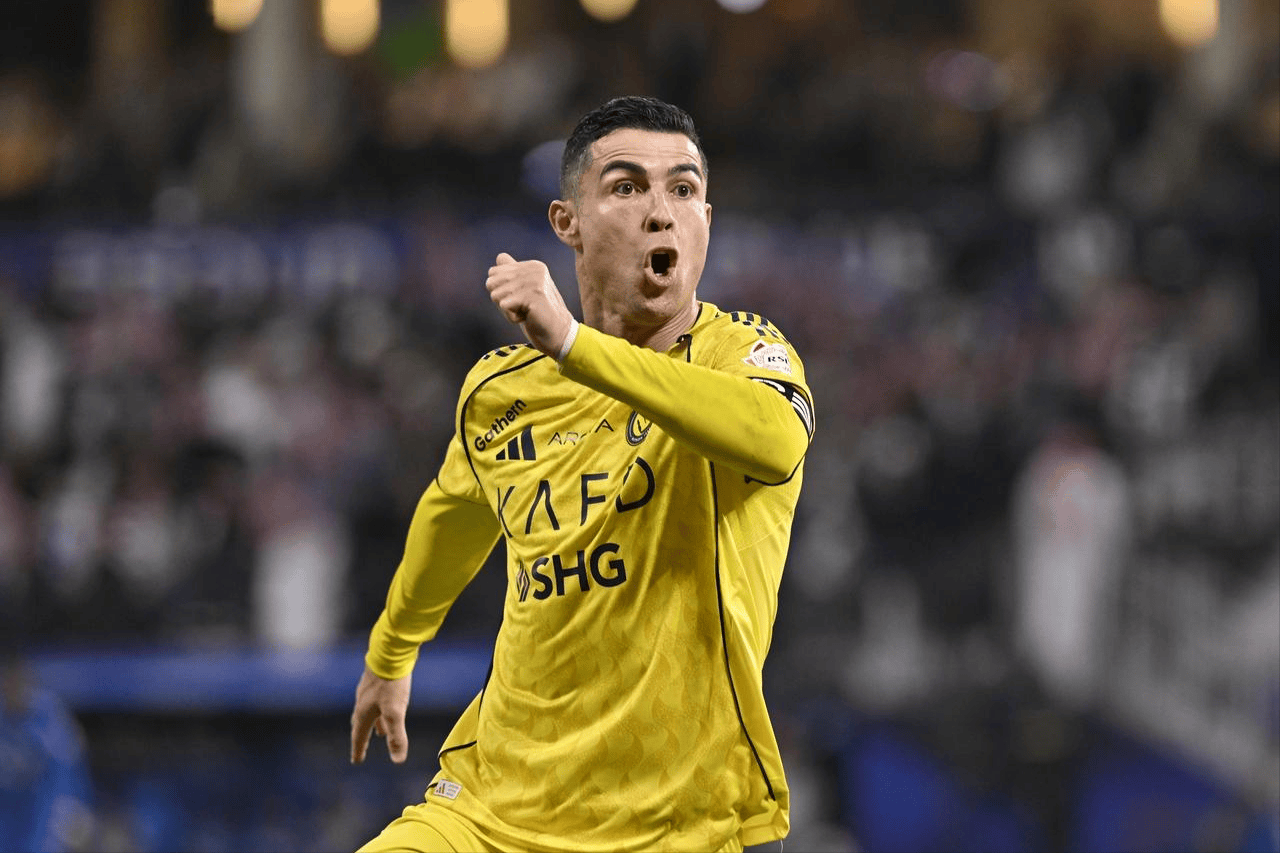 คริสเตียโน่ โรนัลโด้ อายุ 41 ปี ได้รับคะแนน 7.8: ทำประตูและแอสซิสต์ นำทีมคว้าชัยชนะ 5-0 และกลับขึ้นสู่ตำแหน่งจ่าฝูงของซาอุดิ โปร ลีก – ยอดเยี่ยมอย่างแท้จริง! ริยาด: ชัยชนะของอิเนโก้