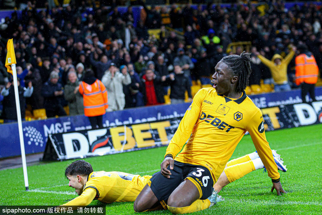 ผิดหวัง! วูล์ฟส์ ทีมอันดับสุดท้าย ชนะ แอสตัน วิลล่า 2-0; หากยูไนเต็ดชนะ จะทำให้พวกเขาขึ้นไปอยู่อันดับสามในตารางการแข่งขันในบ้าน